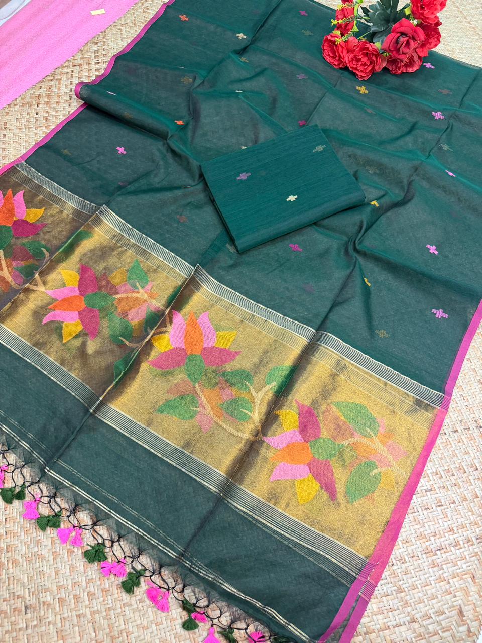 Pure Muslin Jamdani Unstitch Suit.
