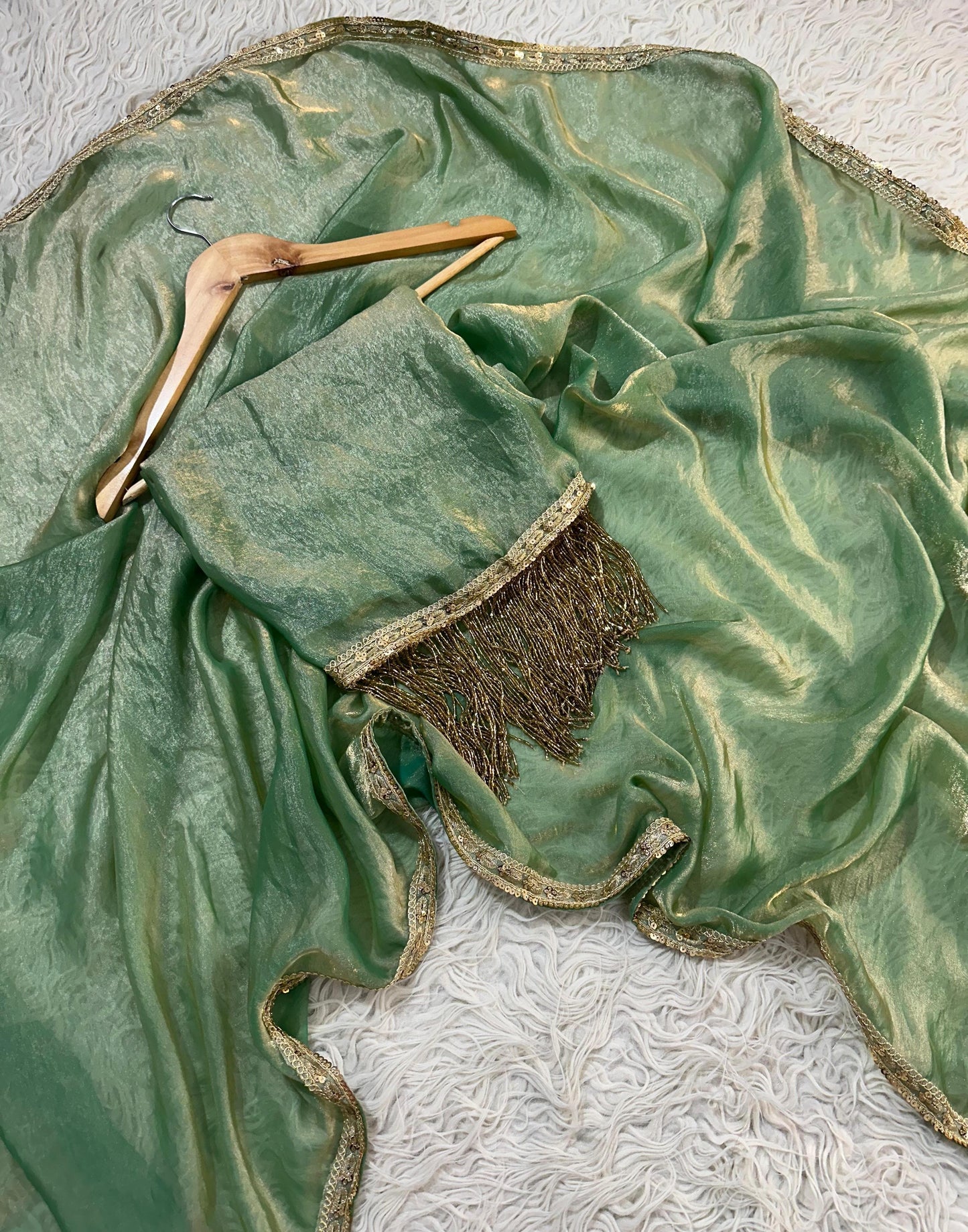 Banarasi Premium Tissue katdana lace Work Soft Silk Saree