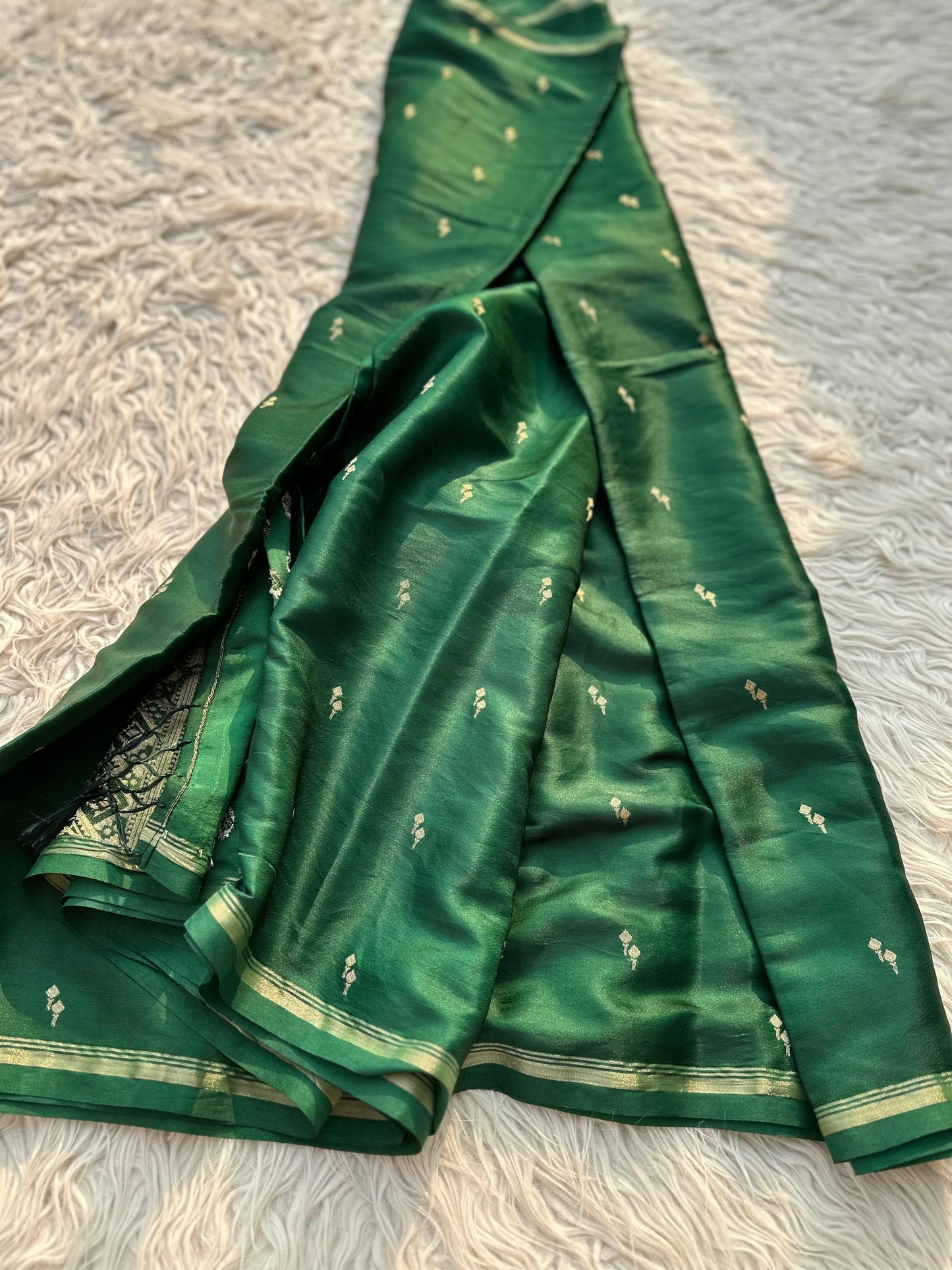 Banarasi Crep Satin Silk Saree With beautiful zari weaving