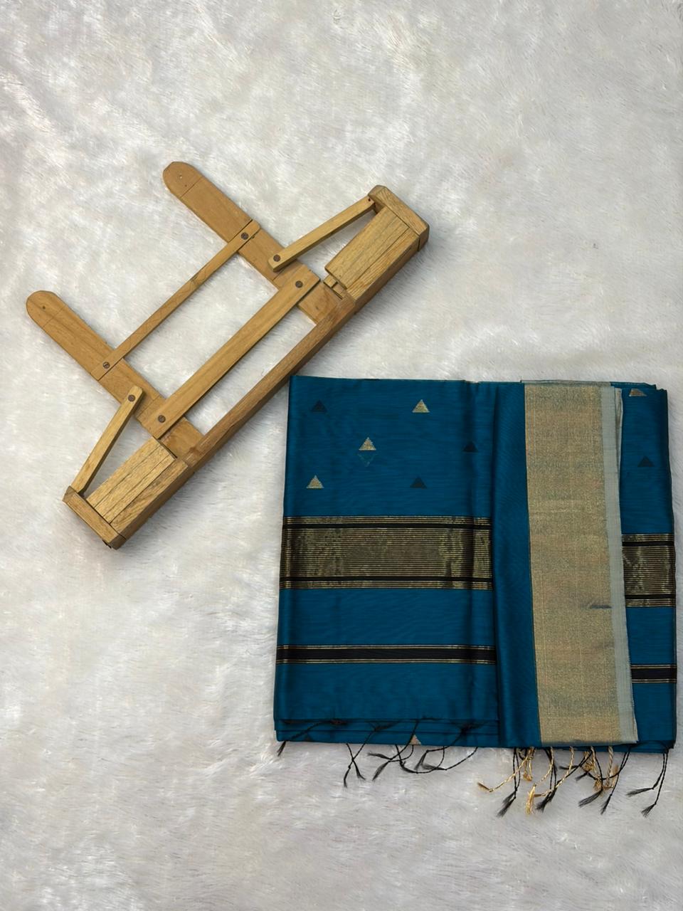 Pure Maheshwari Handloom Silk Saree.