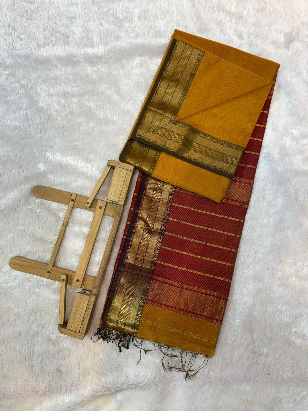 Pure Maheshwari Handloom Silk Saree.