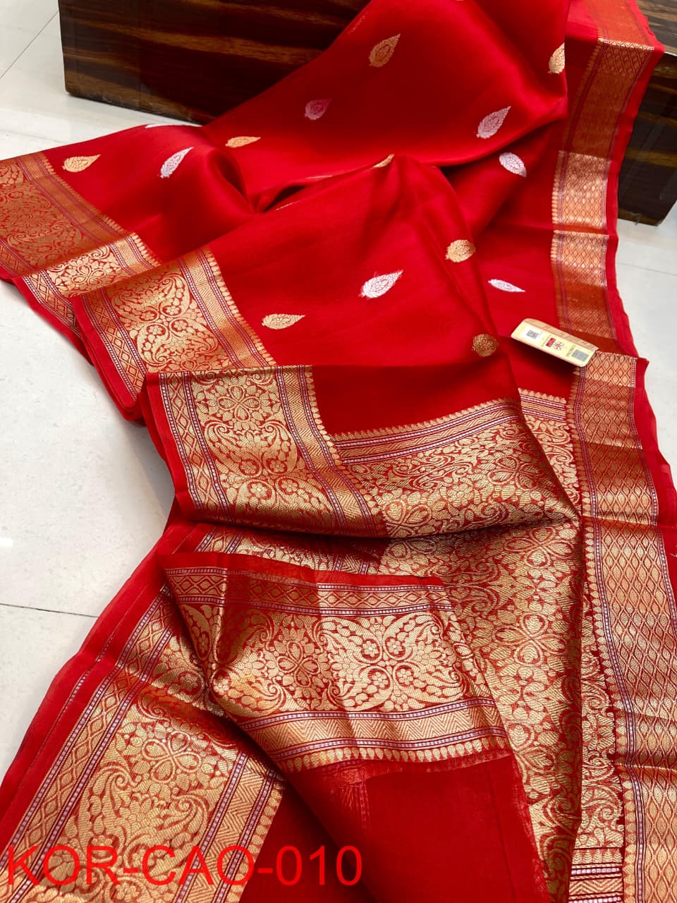 Pure Banarasi Handloom Kora Organza Silk Saree.