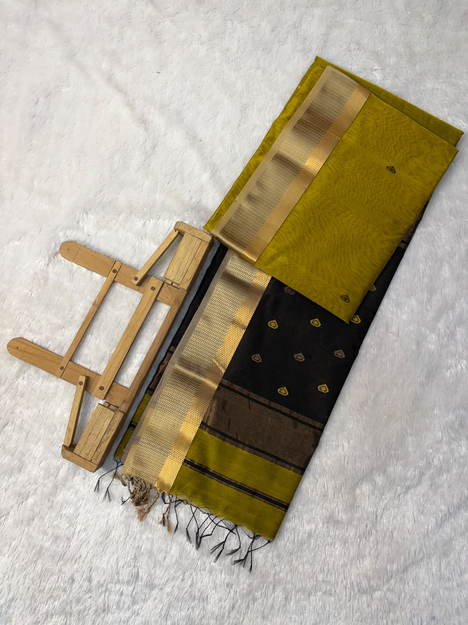 Pure Maheshwari Handloom Silk Saree.