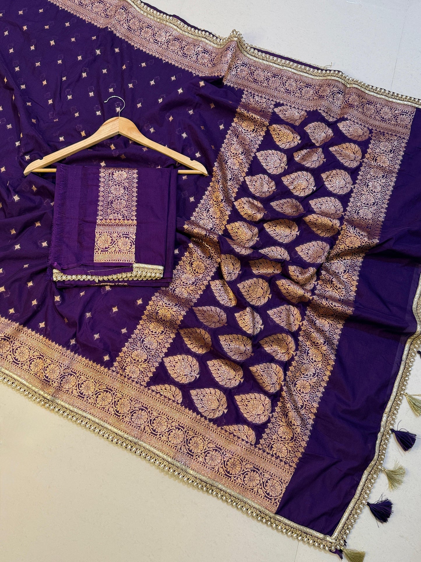 Handloom Banarasi Khaddi Katan Soft Silk Saree With Pearls lace Work Border