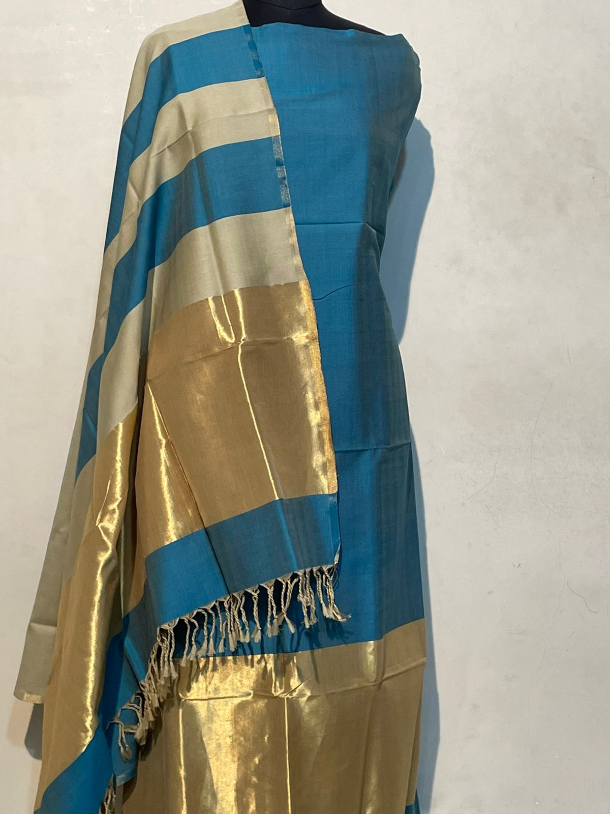 Pure Maheswari Silk Cotton Handwoven Unstitch Suit.