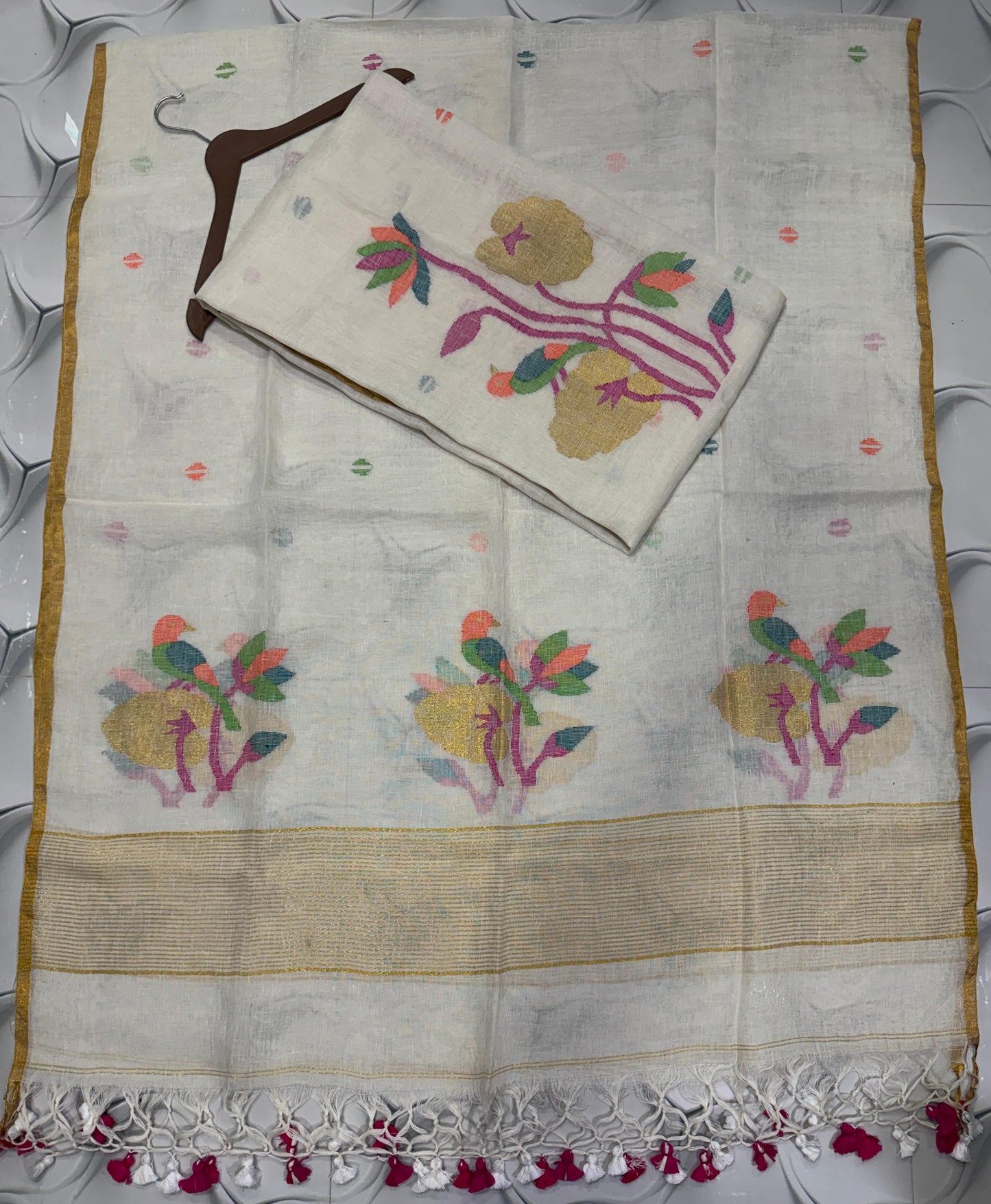 Pure Linen Jamdani Unstitch Suit.