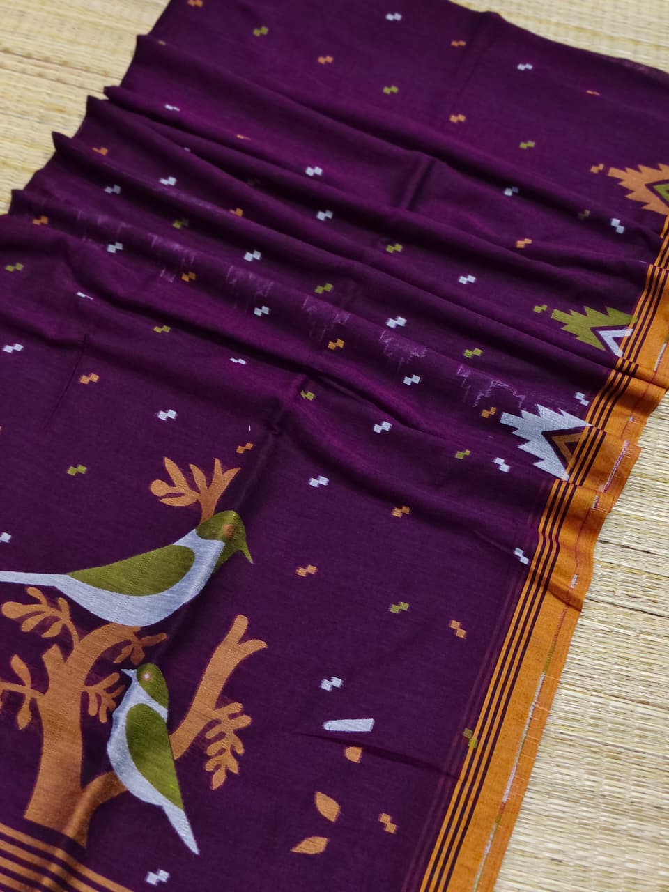 EXCLUSIVE PRIMIUM QUALITY HAND WEAVING SOFT PURE MUL COTTON JAMDANI SAREE .