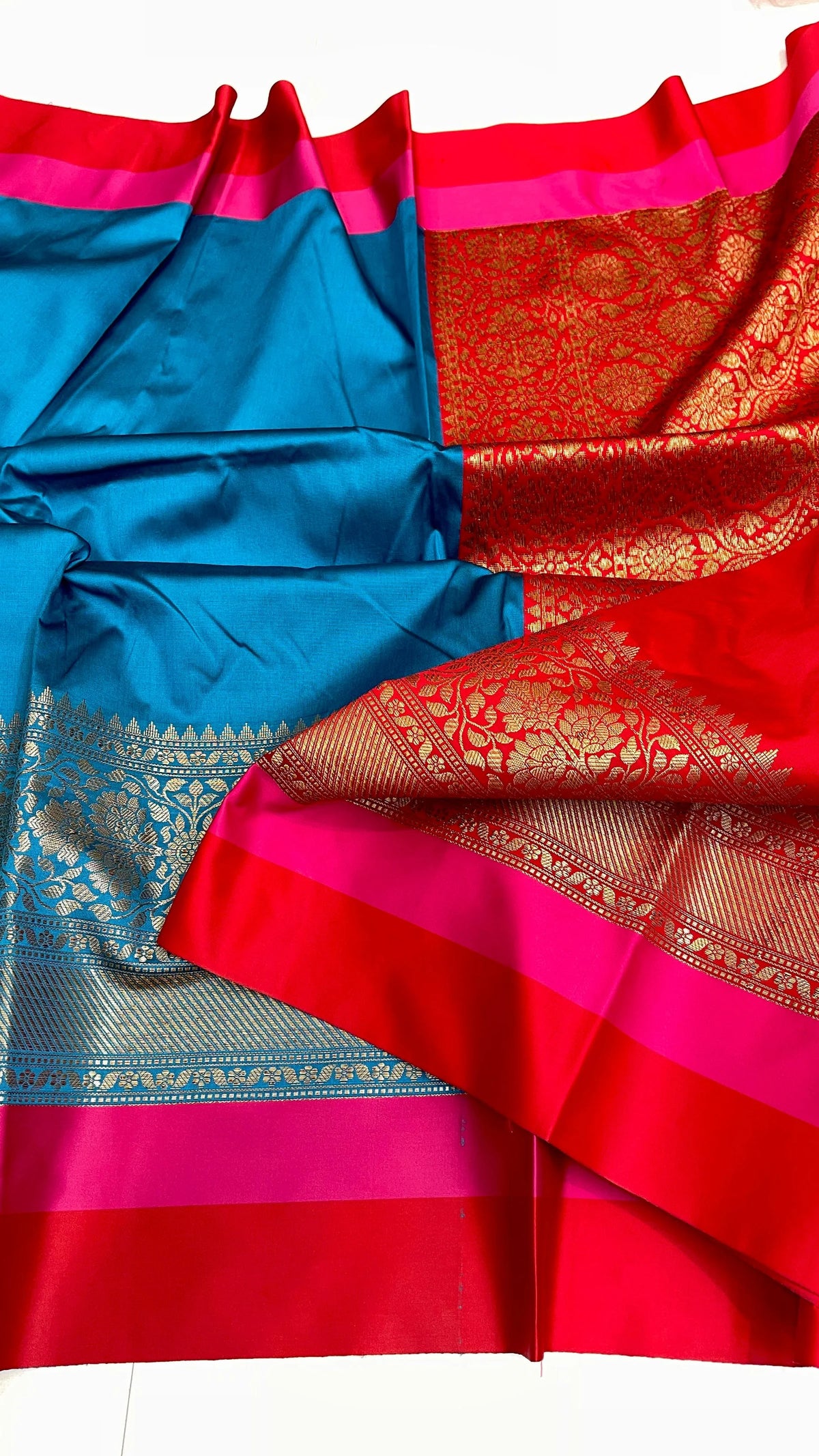 Banarasi Maheshwari Silk Saree With Zari Weaved Border.