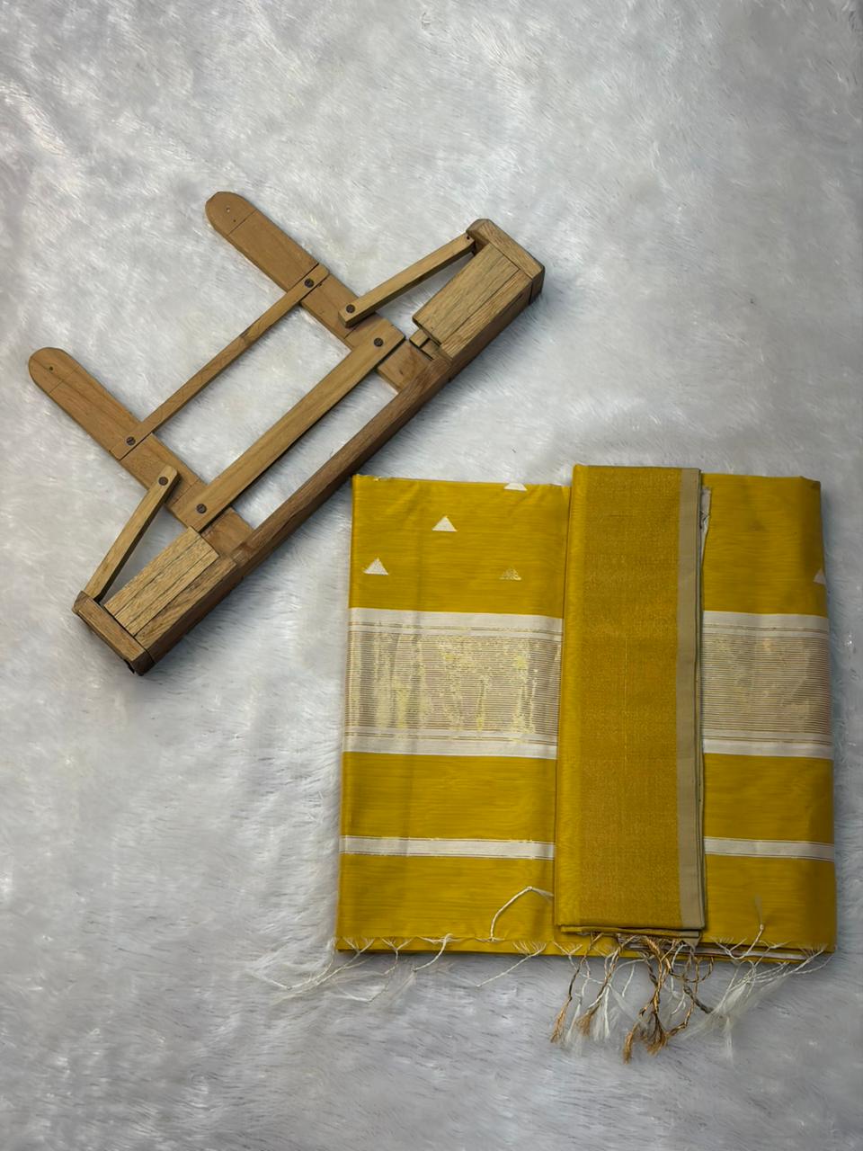 Pure Maheshwari Handloom Silk Saree.