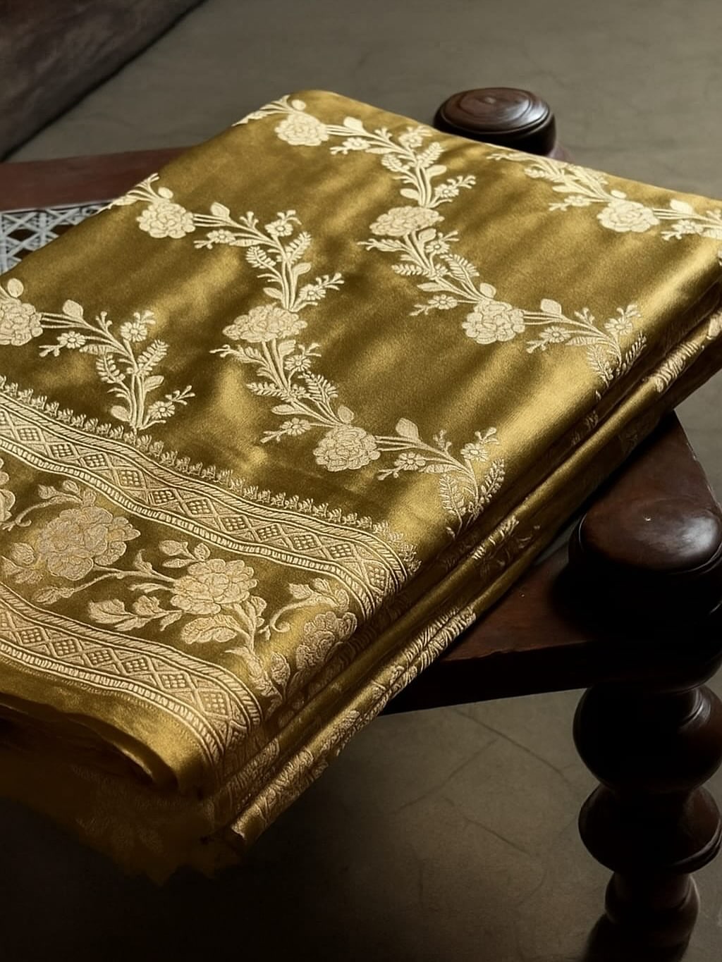 Banarasi Mashru Silk Resham zari Work Saree.