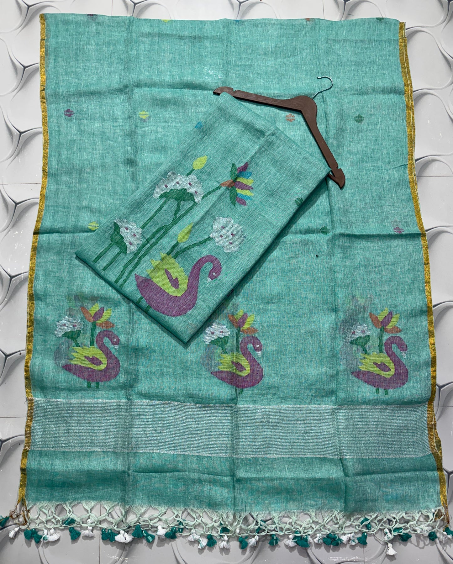 Pure Linen Jamdani Unstitch Suit.