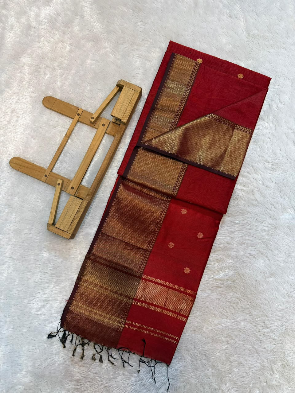 Pure Maheshwari Handloom Silk Saree.