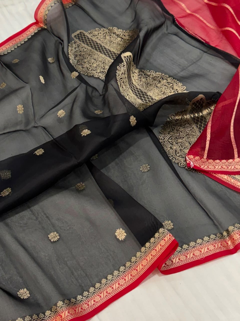 Pure Banarasi Handloom Kora Organza Silk Saree.