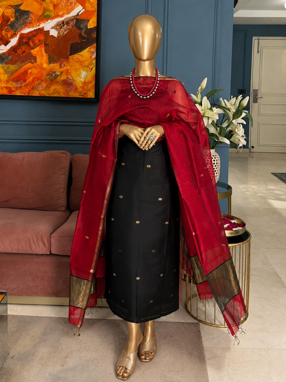 Pure Maheswari Silk Cotton Handwoven Unstitch Suit.