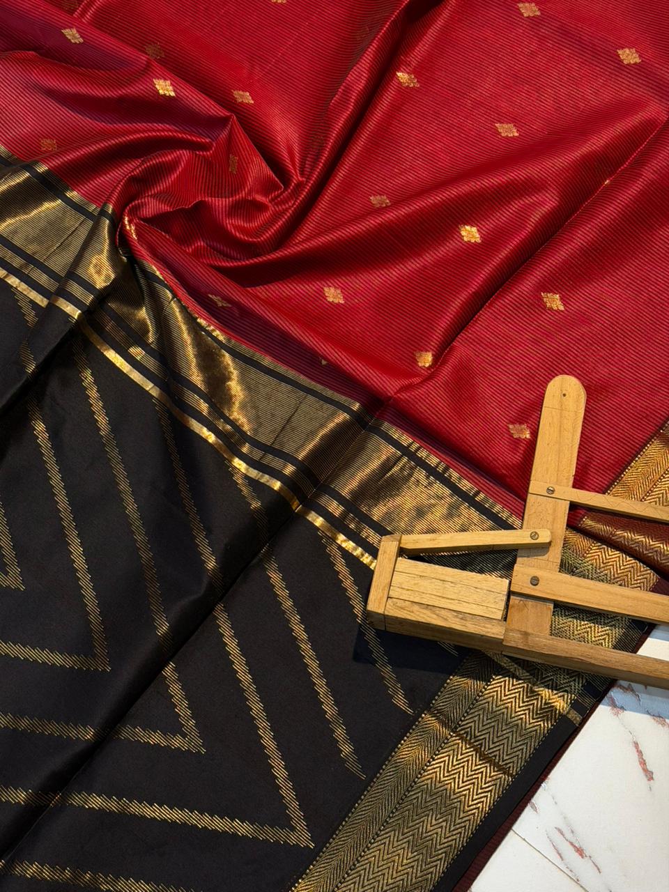 Pure Maheshwari Handloom Silk Saree.