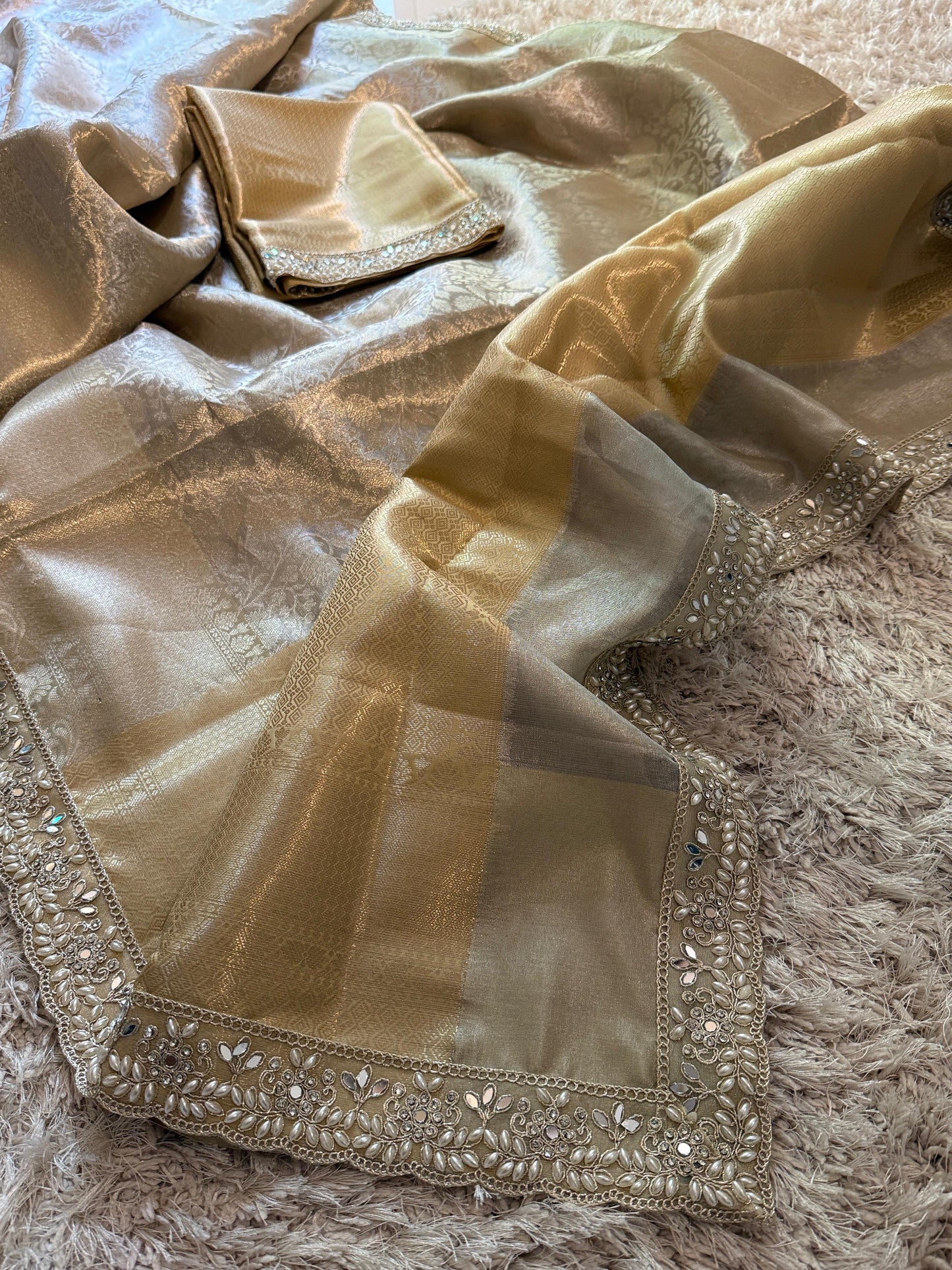 Banarasi Kanjivaram  Tissue lace Work Soft Silk Saree.