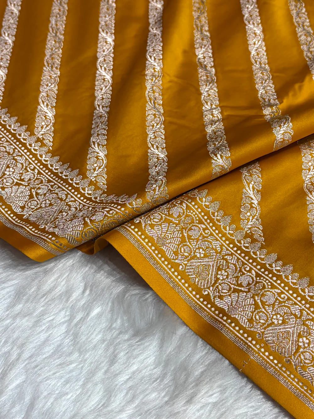 Banarasi Handloom Katan Mashru Silk Saree.