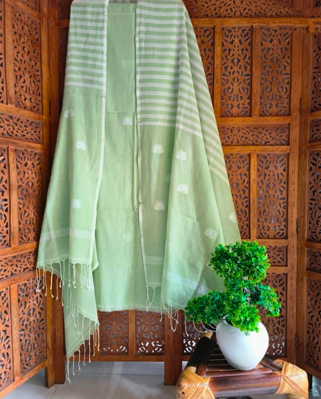Pure Cotton Jamdani Unstitch Suit.