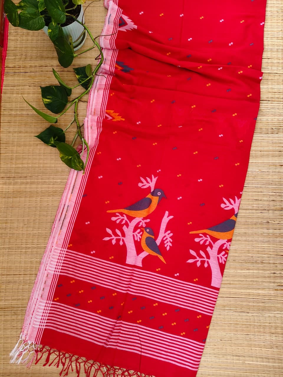 EXCLUSIVE PRIMIUM QUALITY HAND WEAVING SOFT PURE MUL COTTON JAMDANI SAREE .