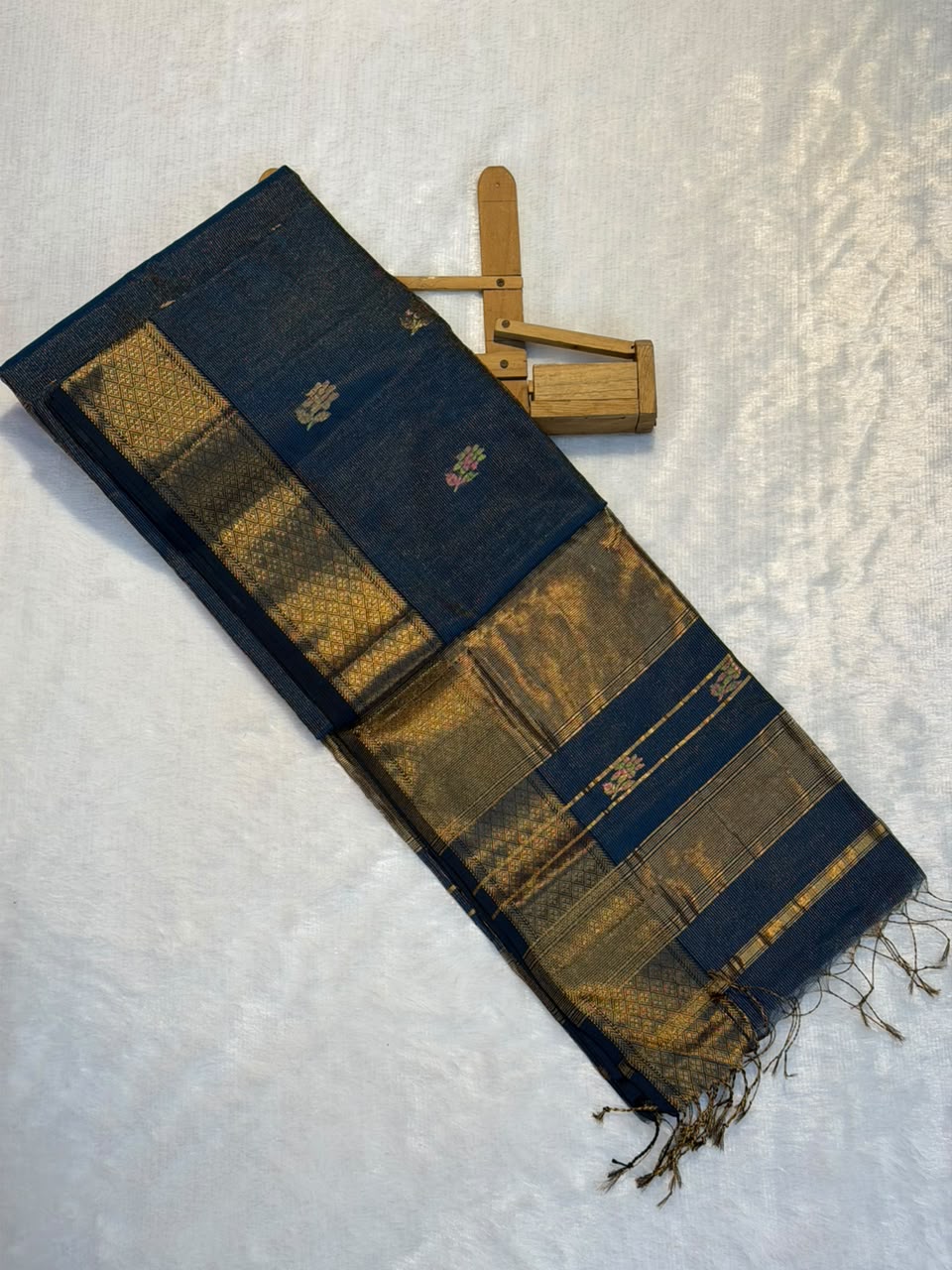 Pure Maheshwari Handloom Silk Saree.