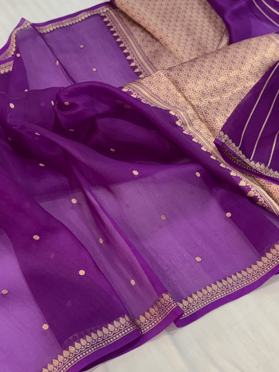 Pure Banarasi Handloom Kora Organza Silk Saree.