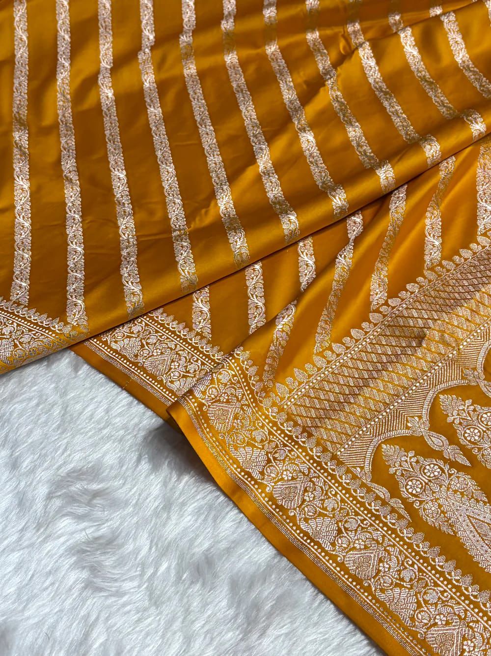 Banarasi Handloom Katan Mashru Silk Saree.