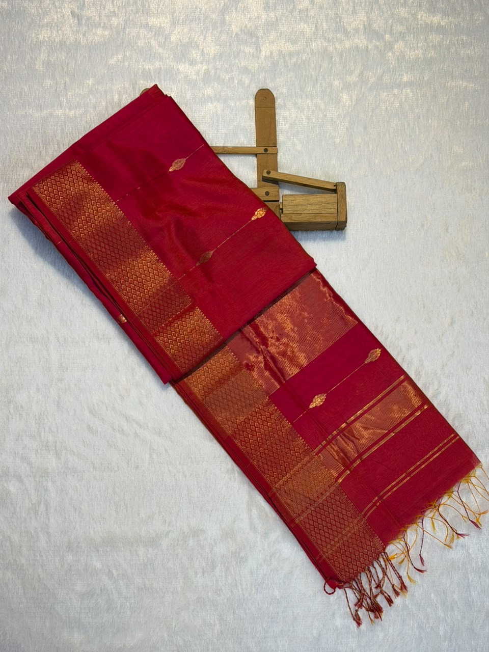 Pure Maheshwari Handloom Silk Saree.