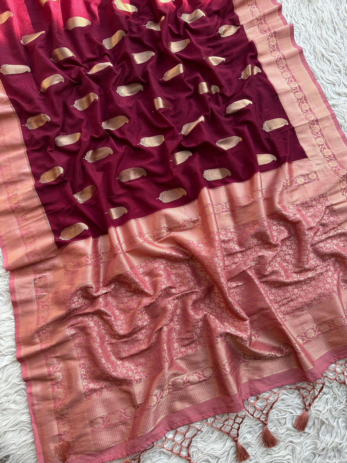 Banarasi Crep Georgette Beautiful Zari Weaving Saree