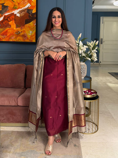 Pure Maheswari Silk Cotton Handwoven Unstitch Suit.