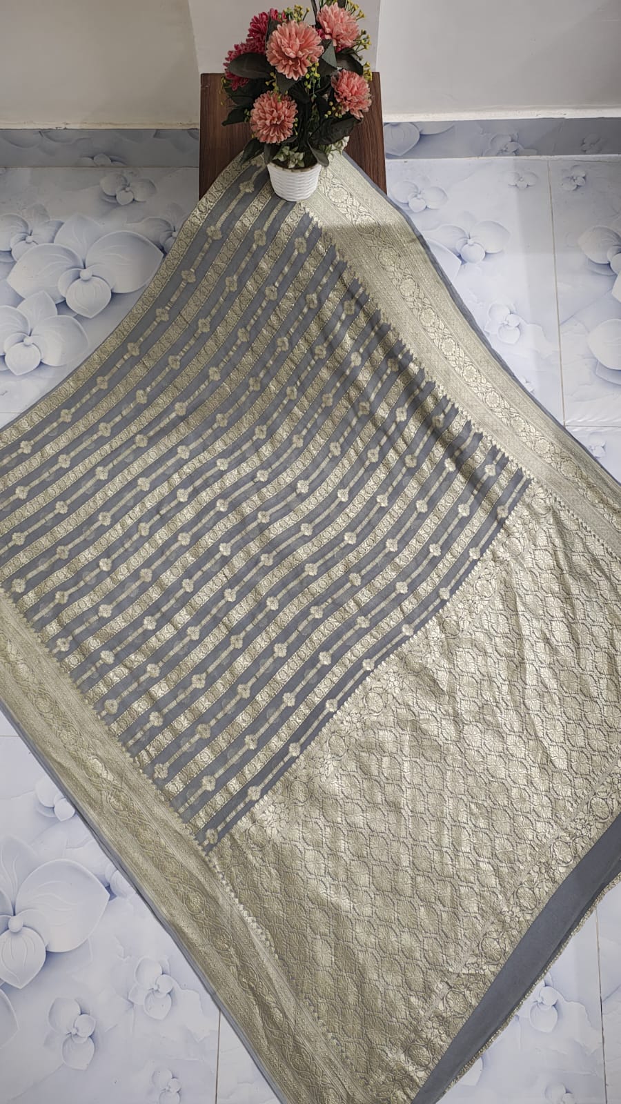 Pure Handloom Khaddi Georgette Saree Zari Work.