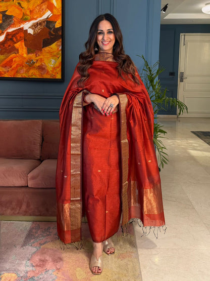 Pure Maheswari Silk Cotton Handwoven Unstitch Suit.