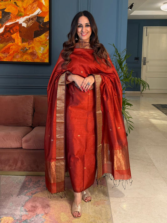 Pure Maheswari Silk Cotton Handwoven Unstitch Suit.