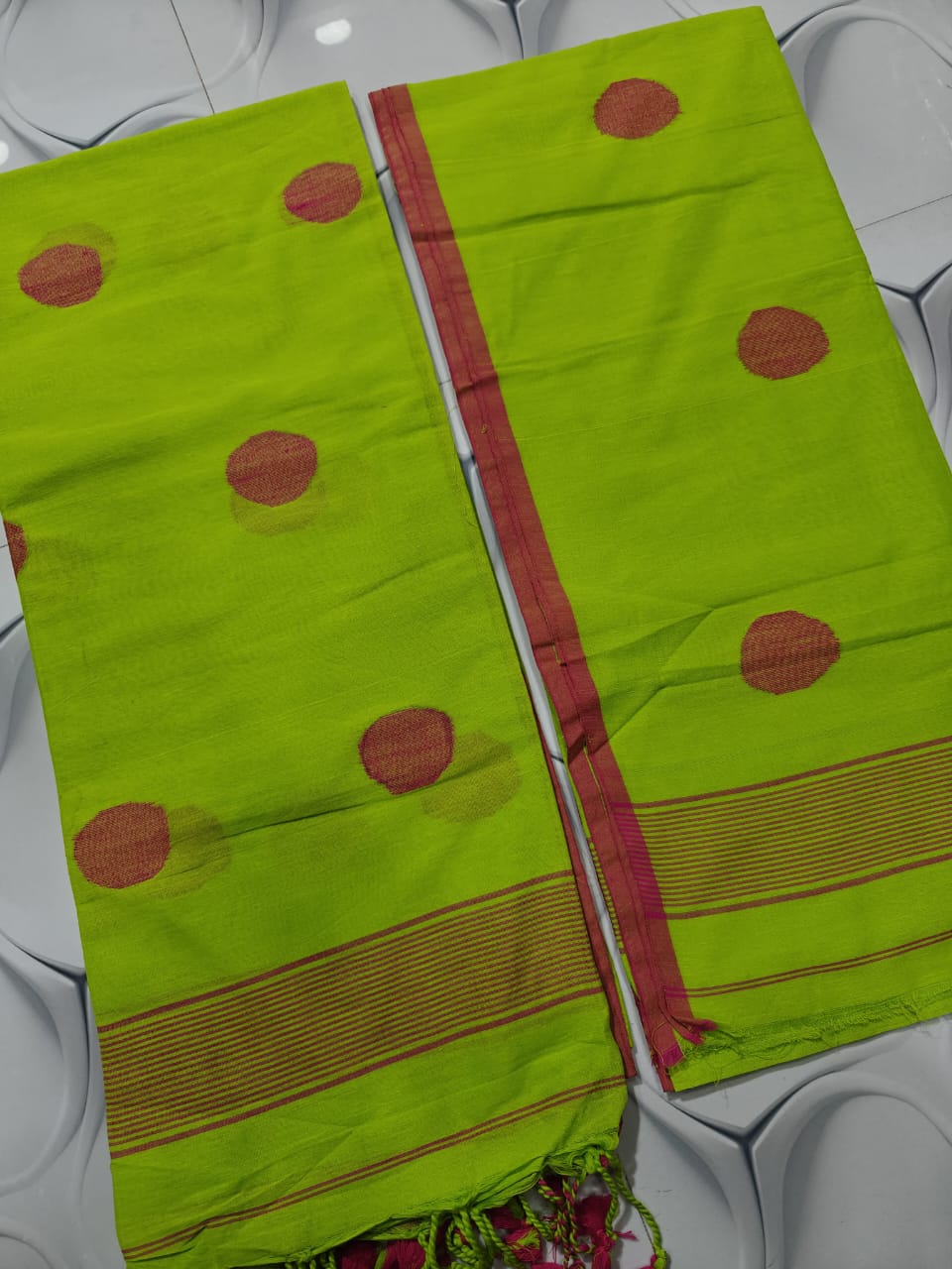 Pure Maheswari Silk Cotton Handwoven Unstitch Suit.