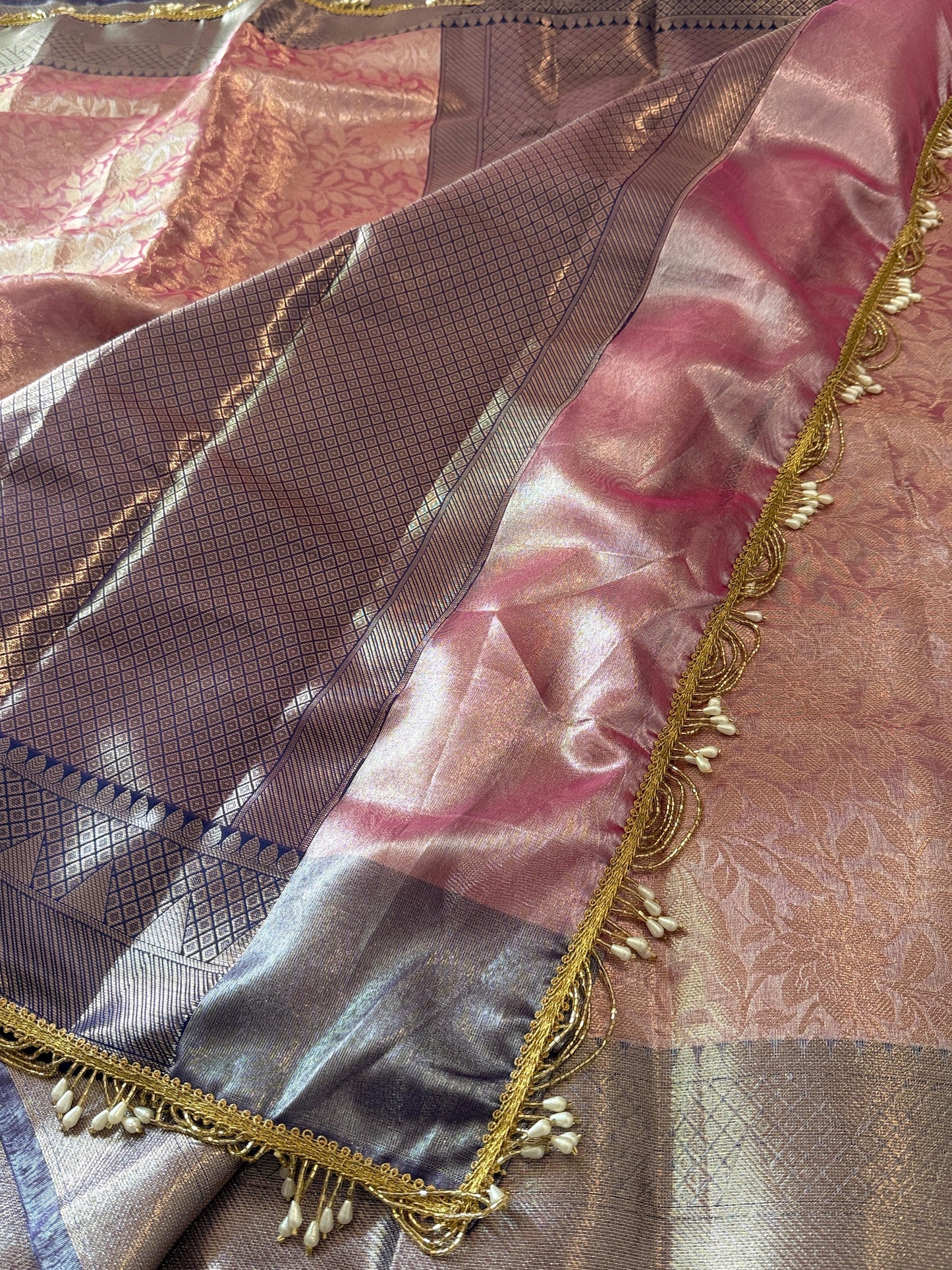Banarasi Kanjivaram  Tissue lace Work Soft Silk Saree.