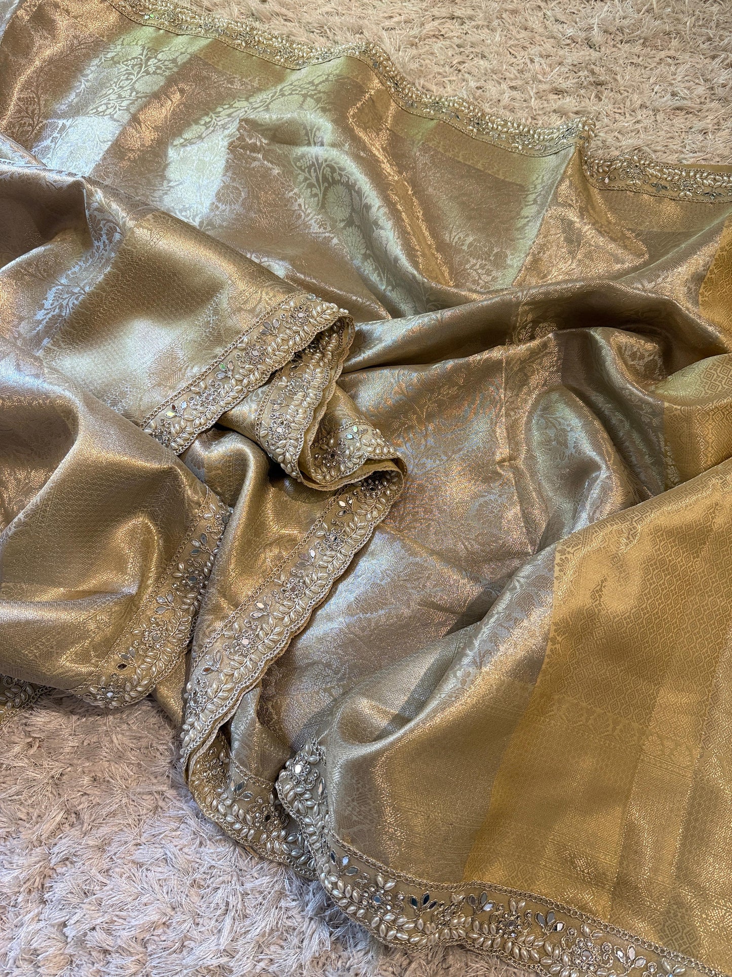 Banarasi Kanjivaram  Tissue lace Work Soft Silk Saree.