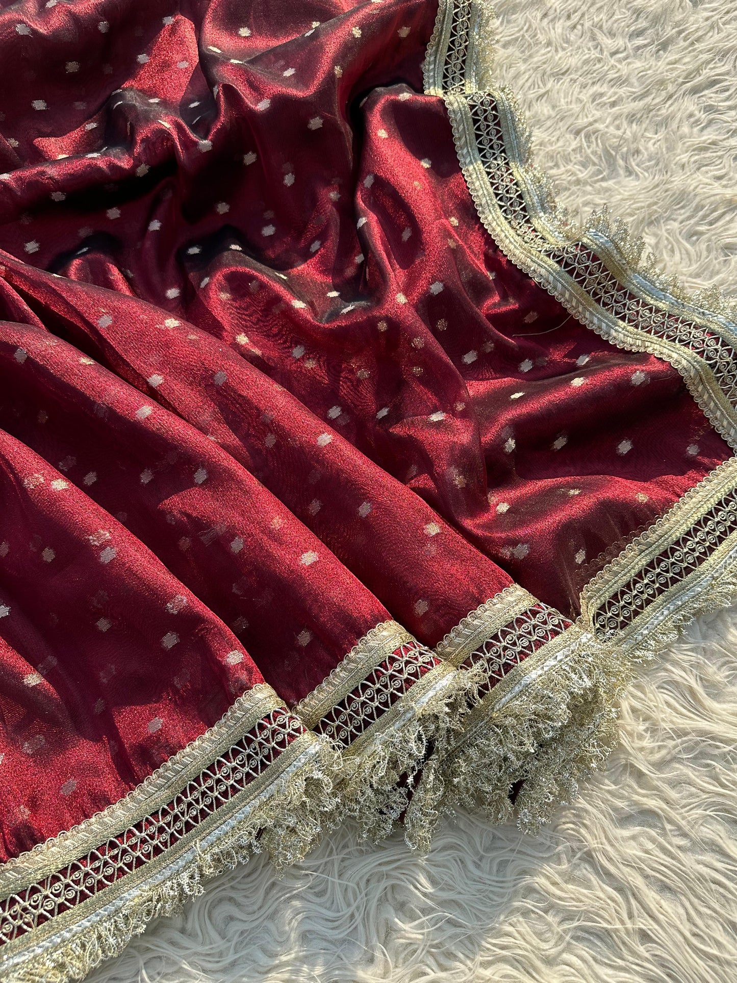 Banarasi most trending tissue Saree With beautifull lace