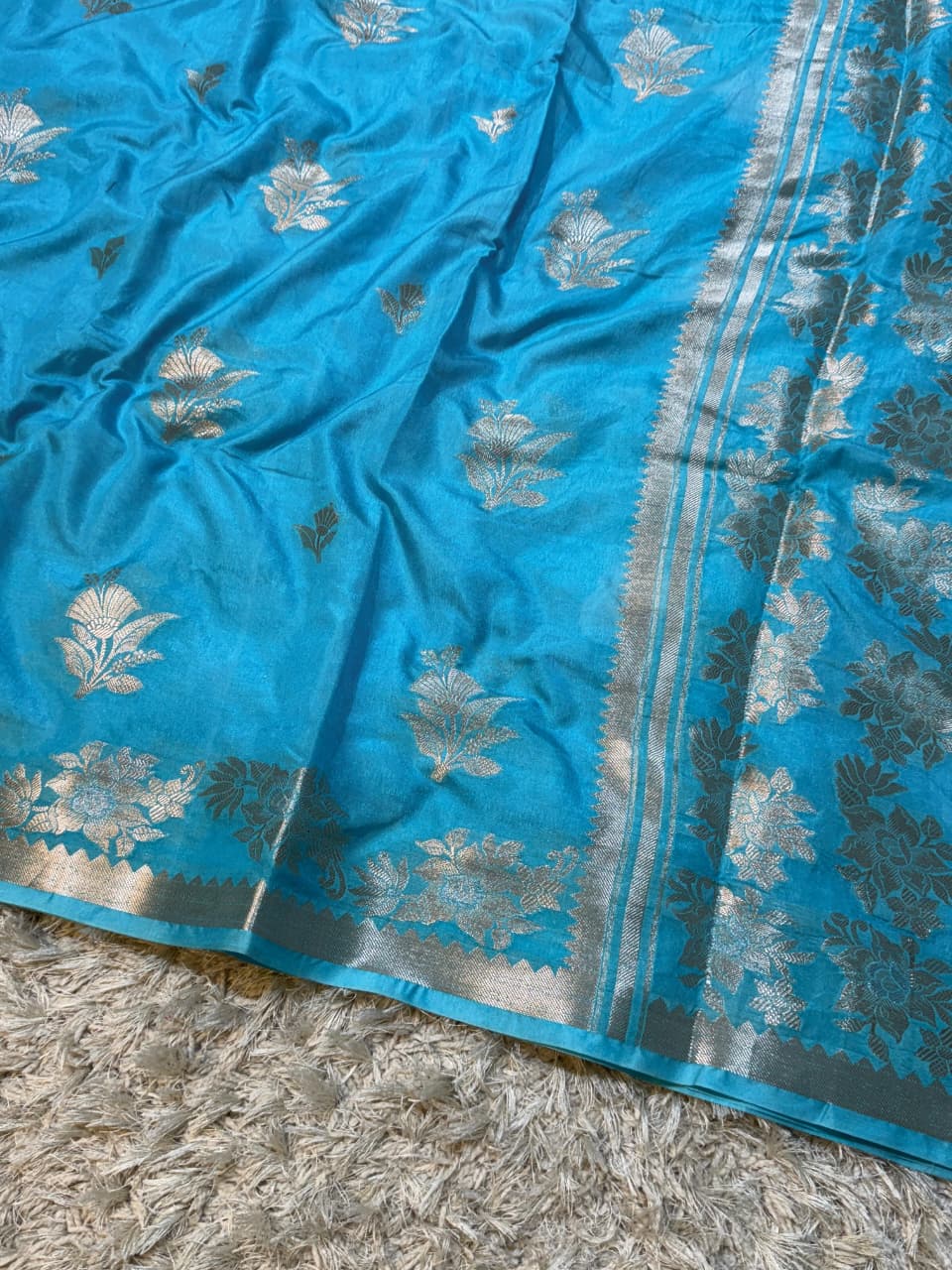 Banarasi Georgette Silk Sona rupa weaving border Saree.