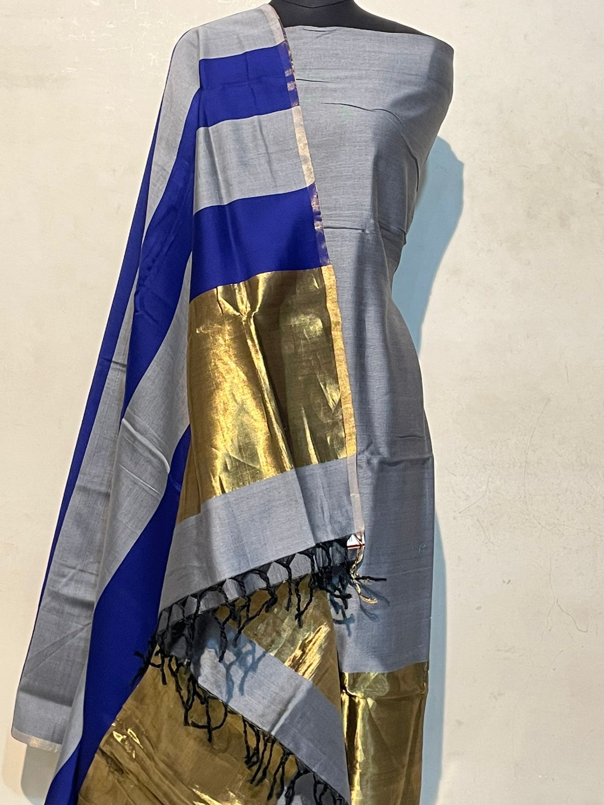 Pure Maheswari Silk Cotton Handwoven Unstitch Suit.