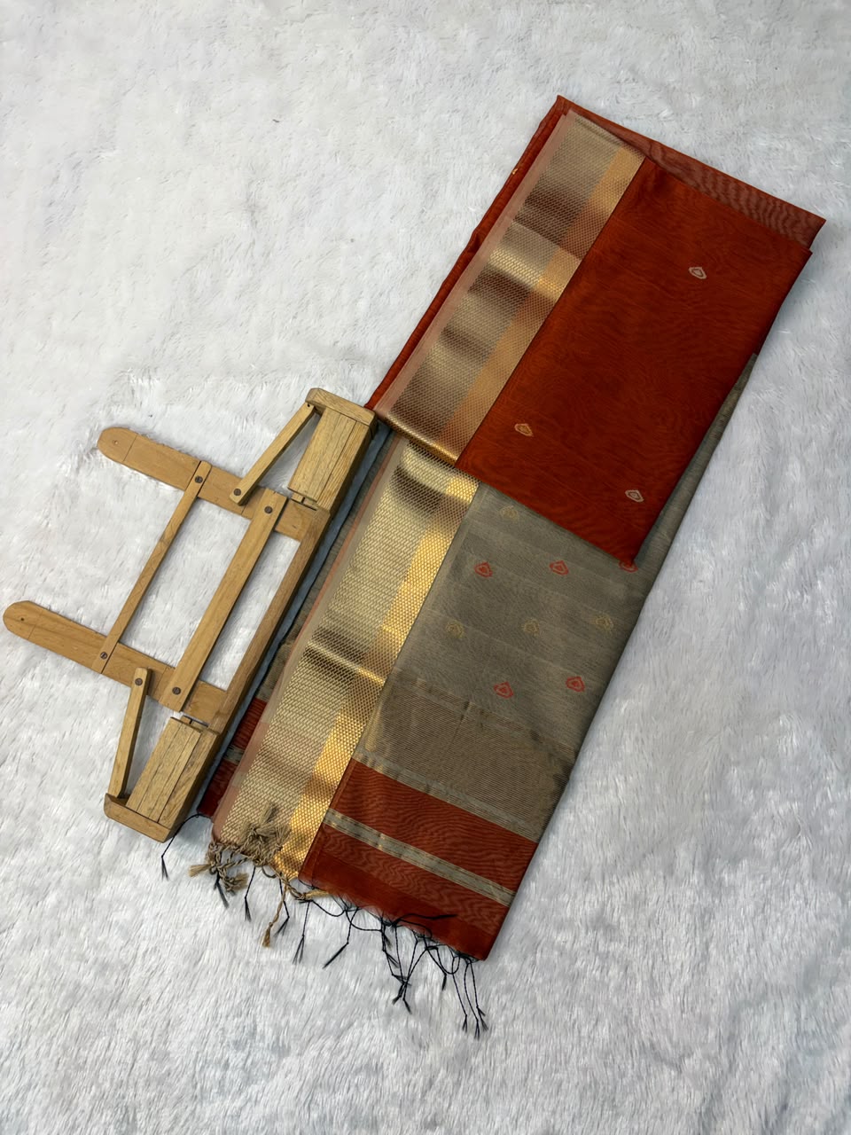 Pure Maheshwari Handloom Silk Saree.