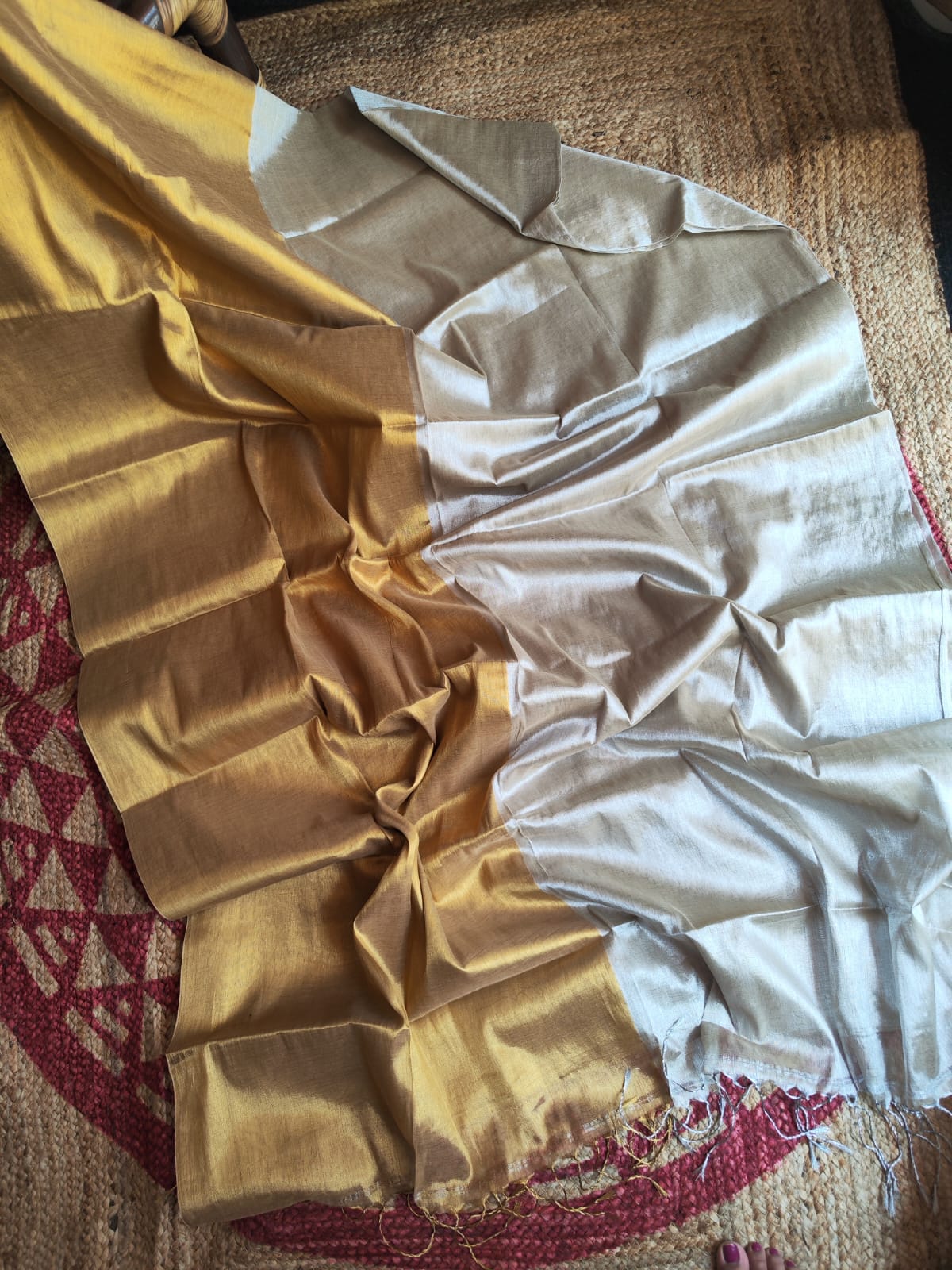 Exclusive Tissue Zari Work Saree (Without blouse) made with high quality cotton raga