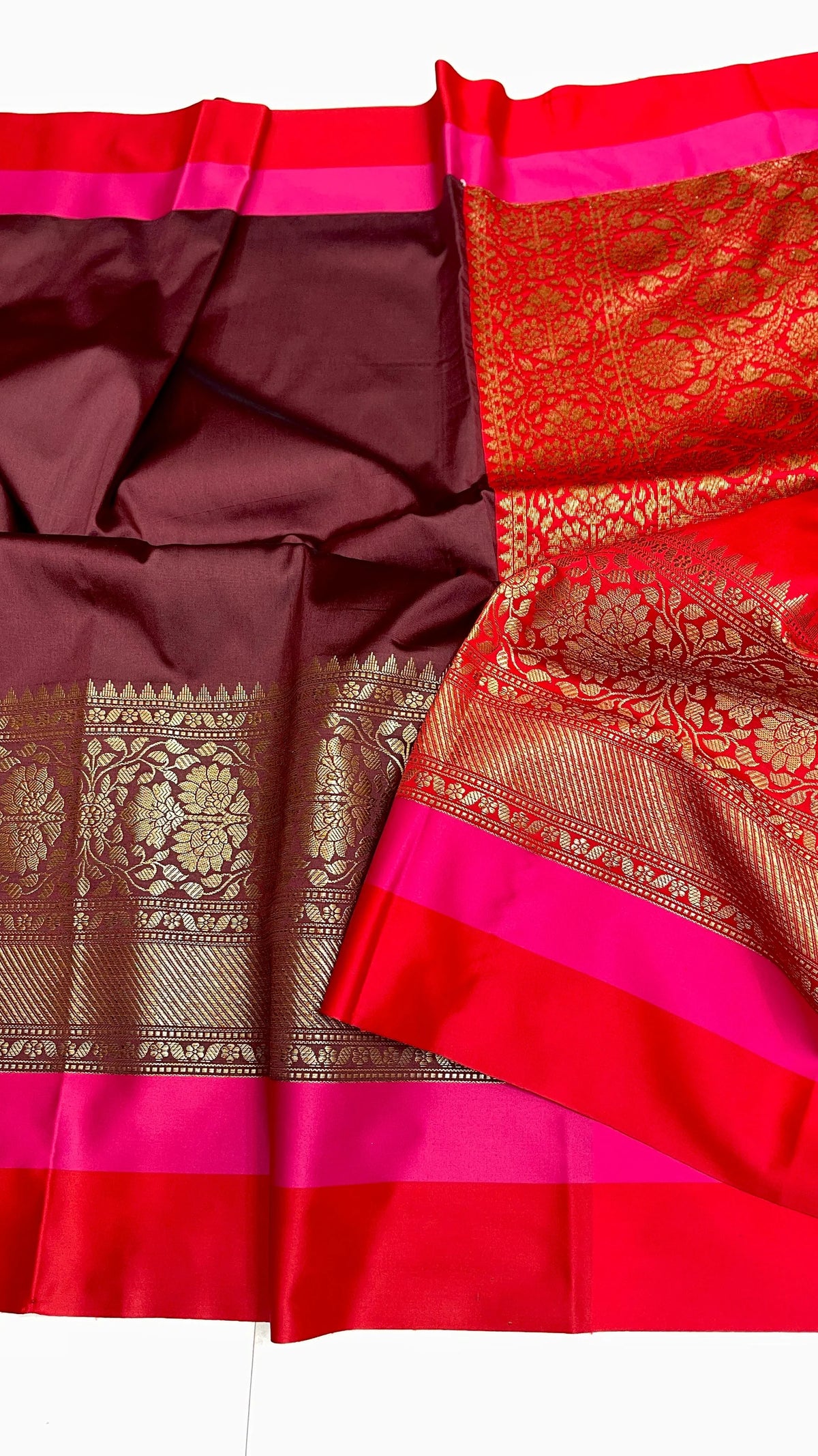Banarasi Maheshwari Silk Saree With Zari weaved Border