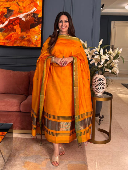 Pure Maheswari Silk Cotton Handwoven Unstitch Suit.