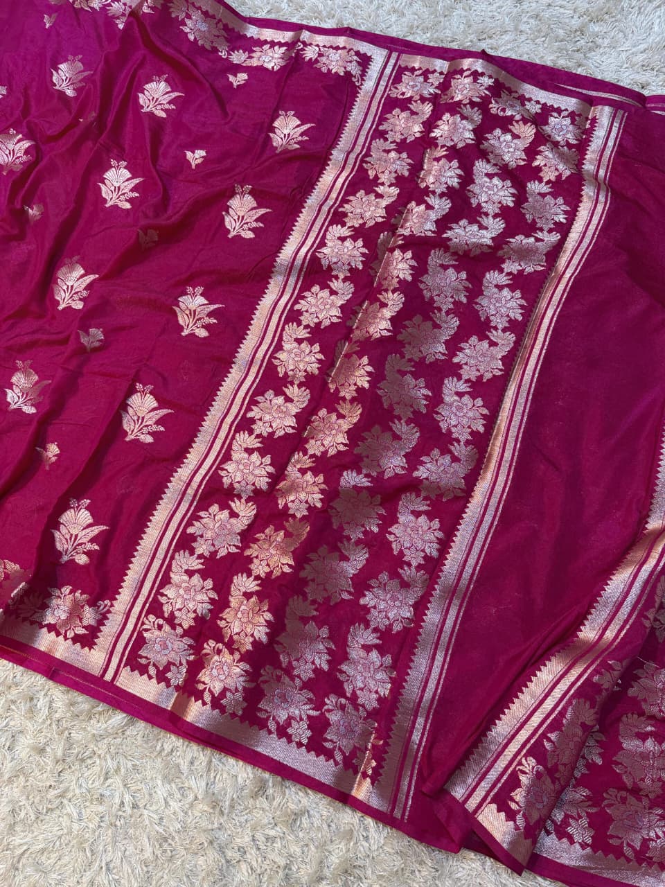 Banarasi Georgette Silk Sona rupa weaving border Saree.