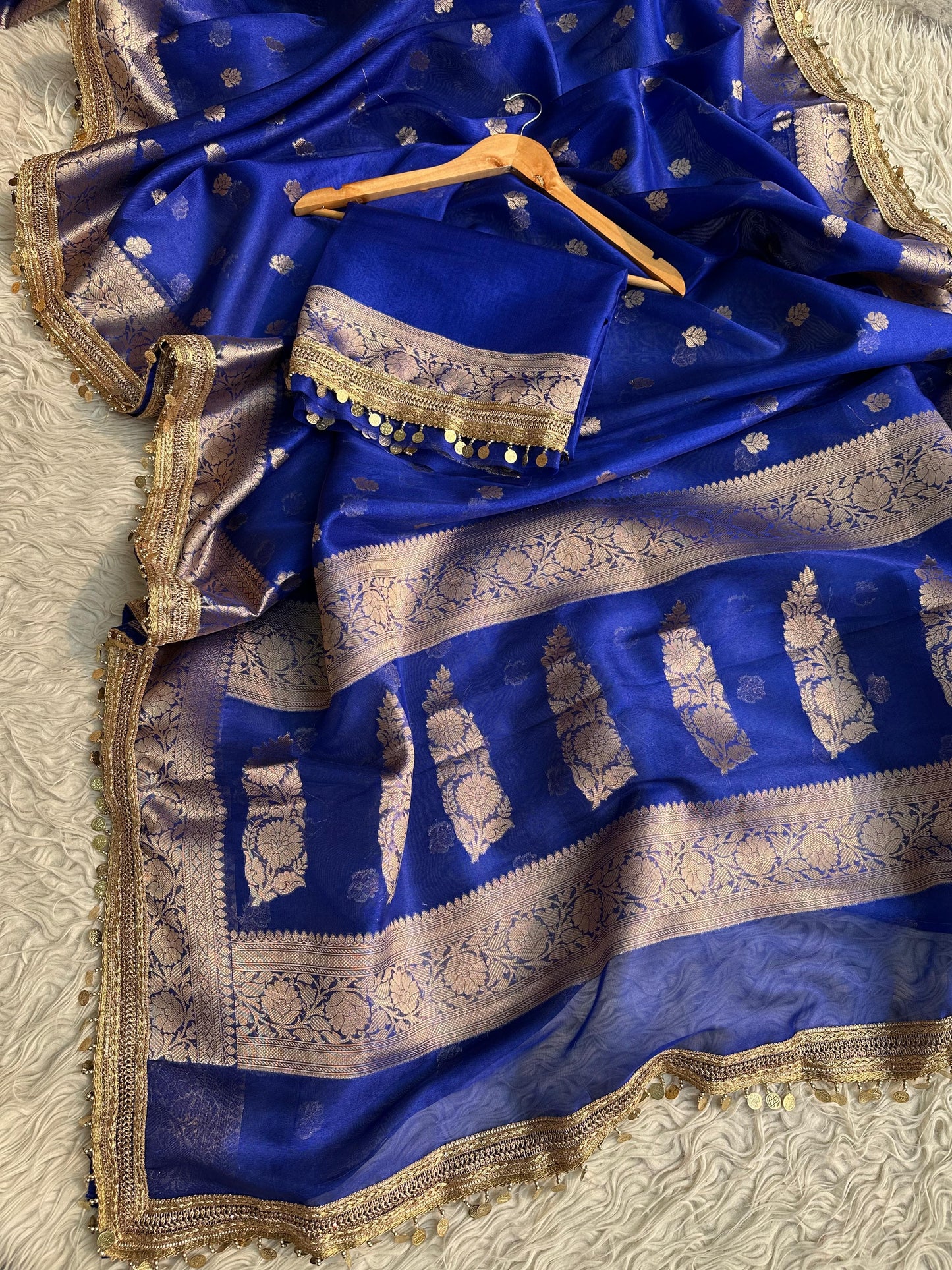 Banarasi most trending tissue Saree With beautiful coins lace