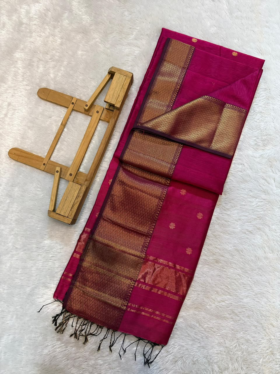 Pure Maheshwari Handloom Silk Saree.