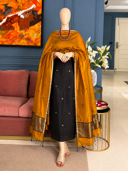 Pure Maheswari Silk Cotton Handwoven Unstitch Suit.