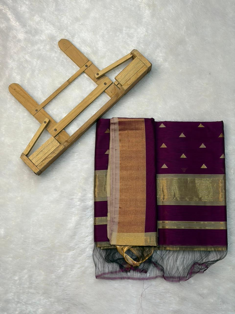 Pure Maheshwari Handloom Silk Saree.