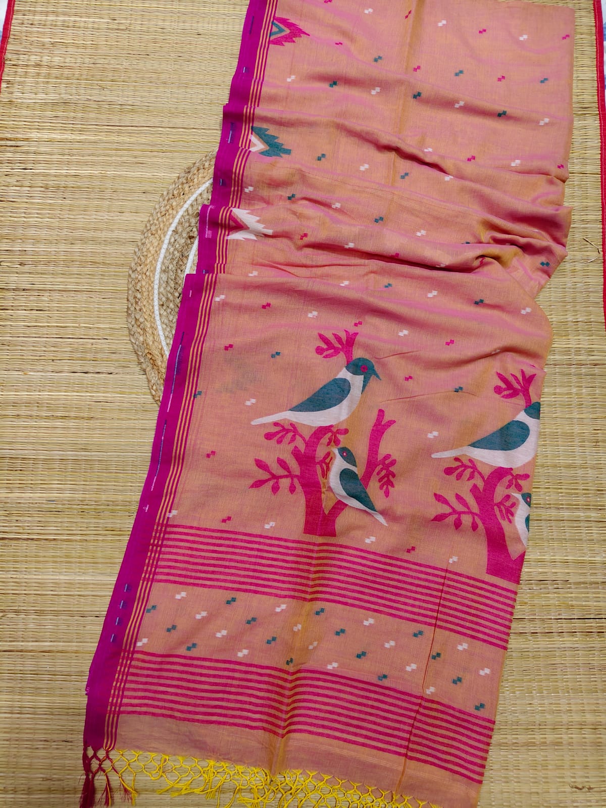 EXCLUSIVE PRIMIUM QUALITY HAND WEAVING SOFT PURE MUL COTTON JAMDANI SAREE .