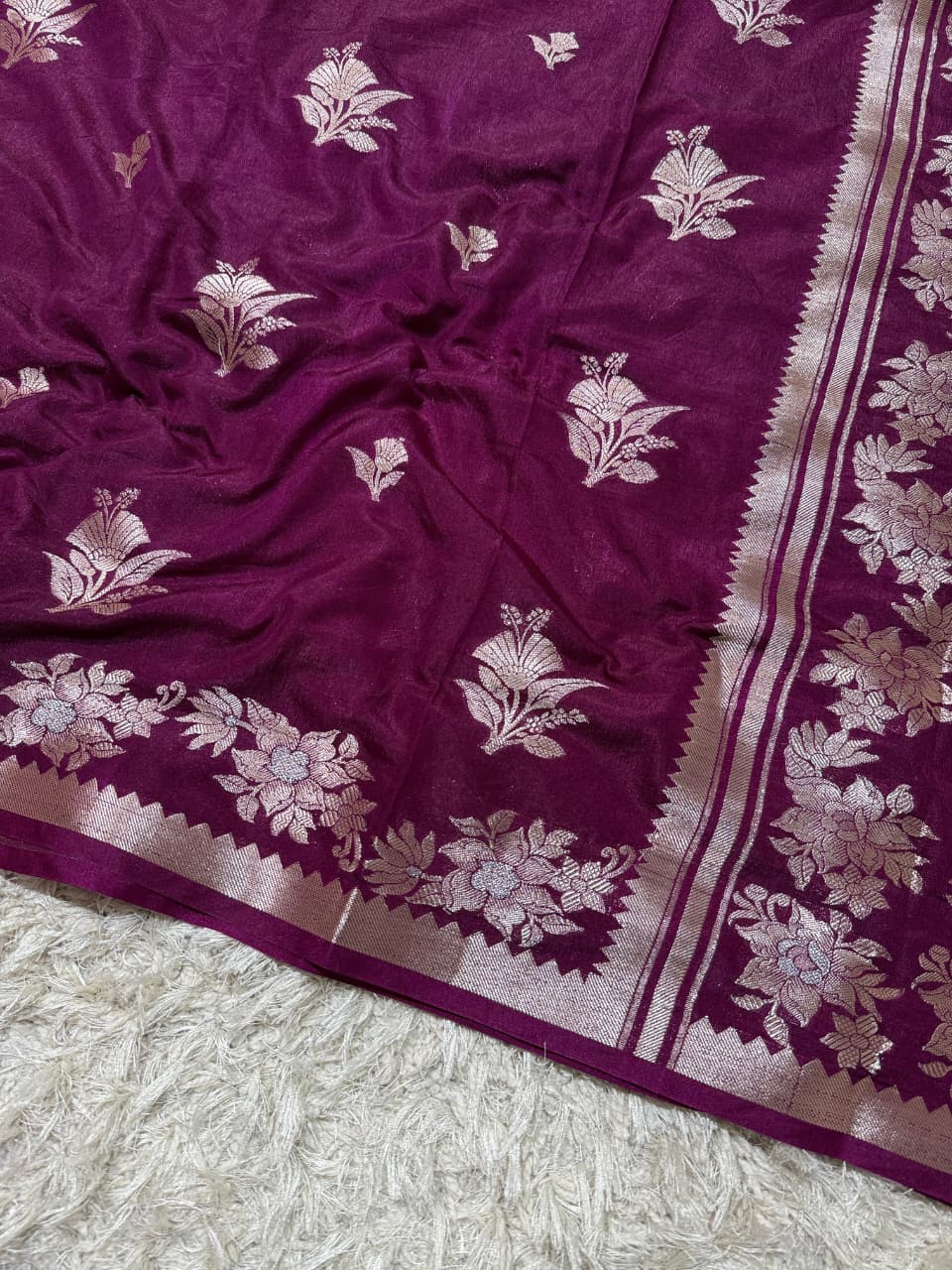 Banarasi Georgette Silk Sona rupa weaving border Saree.