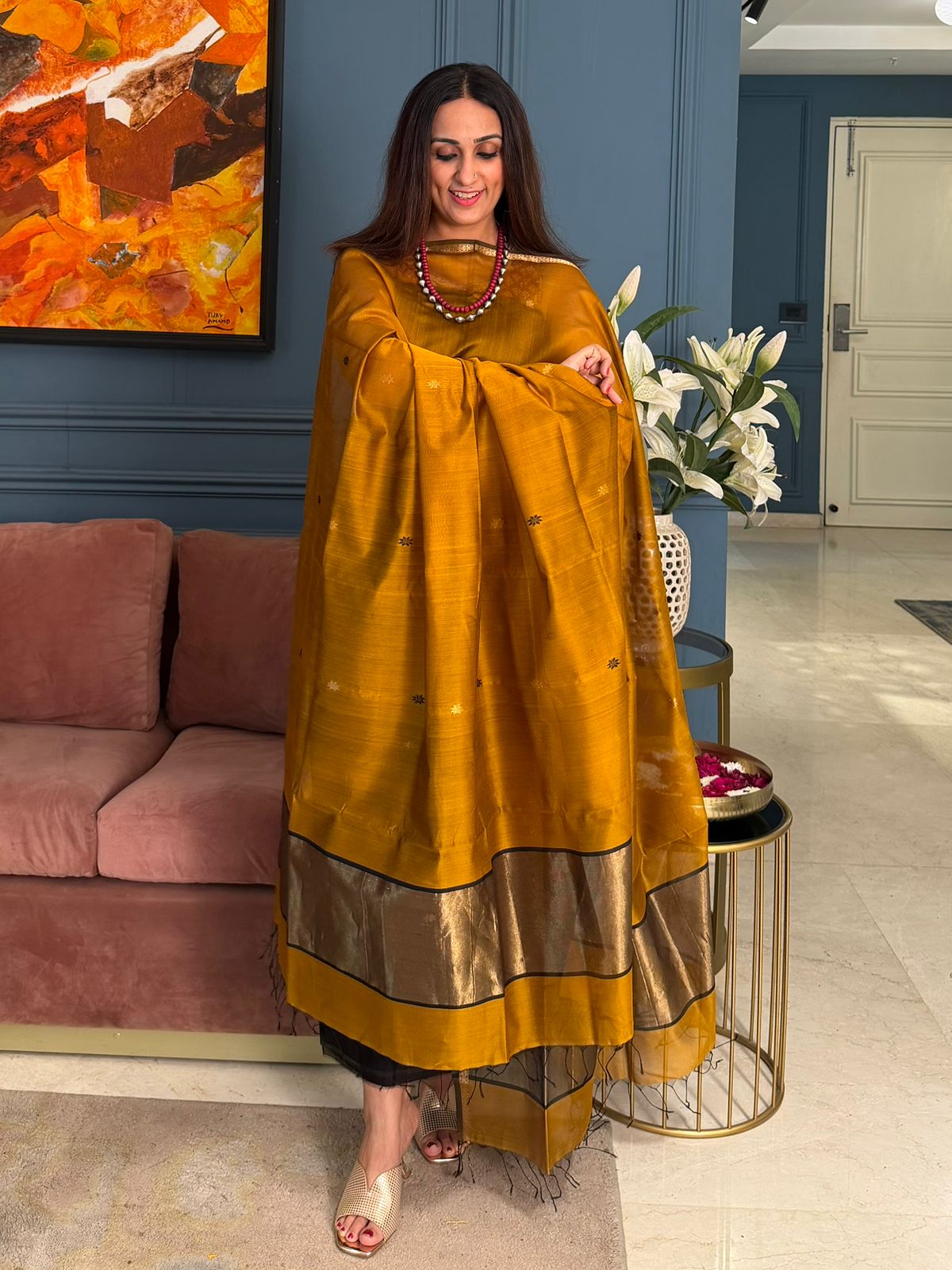 Pure Maheswari Silk Cotton Handwoven Unstitch Suit.